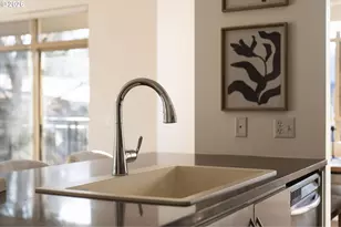 1930 NW Irving St NW, Portland, OR 97209 - Photo 12