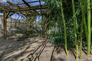 715 Ellsworth St, Eugene, OR 97402 - Photo 22