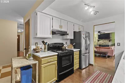 160 W Berkeley St, Gladstone, OR 97027 - Photo 10
