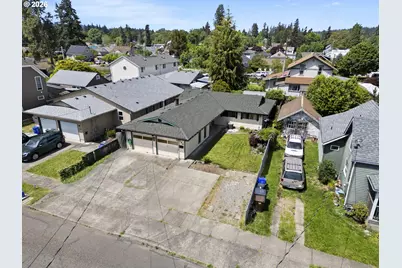 160 W Berkeley St, Gladstone, OR 97027 - Photo 4