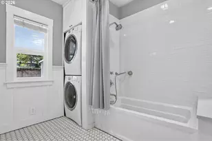 2006 NE Liberty St, Portland, OR 97211 - Photo 24