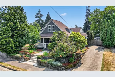 2006 NE Liberty St, Portland, OR 97211 - Photo 4