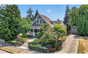 2006 NE Liberty St, Portland, OR 97211 - Photo 4