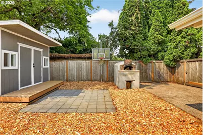 2006 NE Liberty St, Portland, OR 97211 - Photo 42