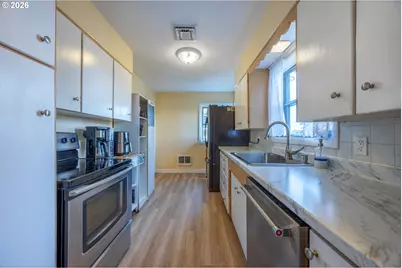 417 E 13th St, The Dalles, OR 97058 - Photo 30