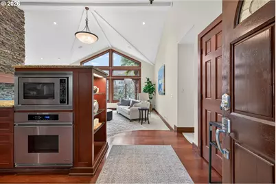 17907 Cardinal Dr, Lake Oswego, OR 97034 - Photo 4