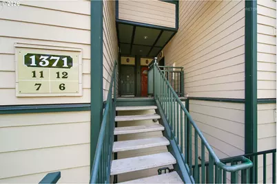 1371 NE Orenco Station Pkwy #7, Hillsboro, OR 97124 - Photo 2