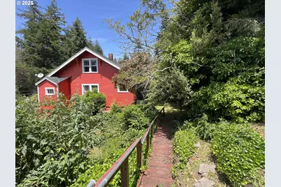 560 N 10th St, Coos Bay, OR 97420 - Photo 30