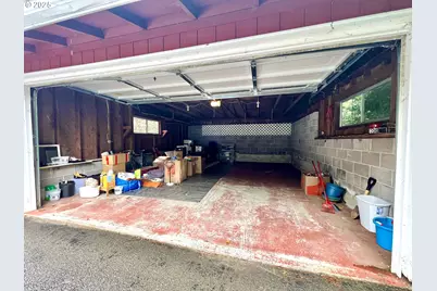 560 N 10th St, Coos Bay, OR 97420 - Photo 40