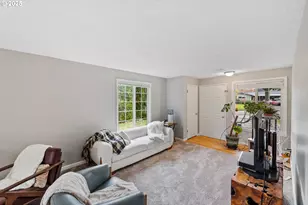 885 Oakway Dr, Coos Bay, OR 97420 - Photo 6