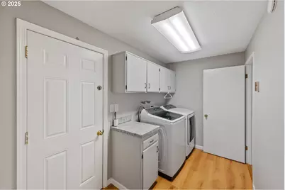 885 Oakway Dr, Coos Bay, OR 97420 - Photo 16