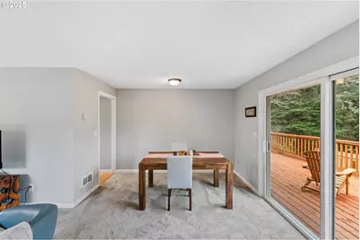 885 Oakway Dr, Coos Bay, OR 97420 - Photo 10