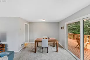 885 Oakway Dr, Coos Bay, OR 97420 - Photo 10