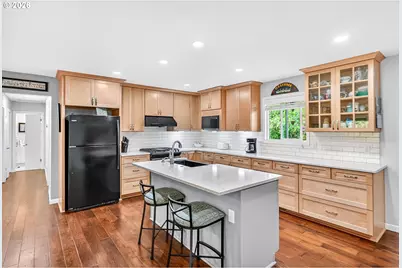 6825 SW Rollingwood Dr, Beaverton, OR 97008 - Photo 6