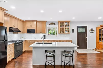6825 SW Rollingwood Dr, Beaverton, OR 97008 - Photo 8