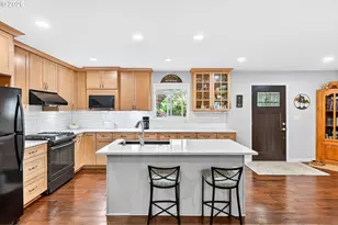 6825 SW Rollingwood Dr, Beaverton, OR 97008 - Photo 8