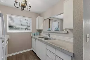 20920 Fawn Ct, West Linn, OR 97068 - Photo 8
