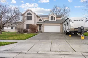 188 NE 11th St, Hermiston, OR 97838 - Photo 1