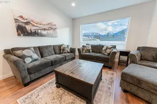 107 W Alder St, Joseph, OR 97846 - Photo 4