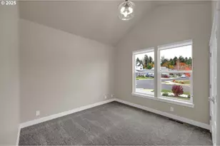 1004 S 46th St, Springfield, OR 97478 - Photo 10
