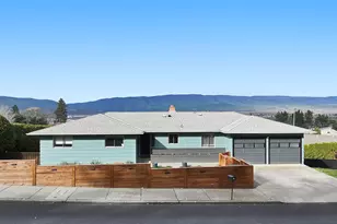 1707 Lincoln Way, The Dalles, OR 97058 - Photo 1