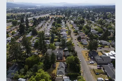 11625 NE Siskiyou St, Portland, OR 97220 - Photo 38