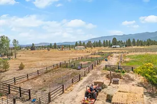 44214 Fuzzy Mullien Rd, Baker City, OR 97814 - Photo 4