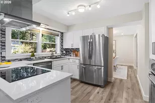 8685 SW Wilson Ln, Wilsonville, OR 97070 - Photo 12
