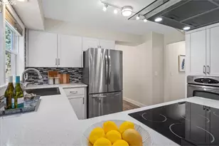 8685 SW Wilson Ln, Wilsonville, OR 97070 - Photo 12