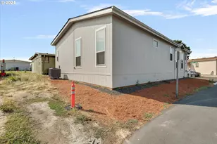 540 SW Liberty Bell Dr, Beaverton, OR 97006 - Photo 16