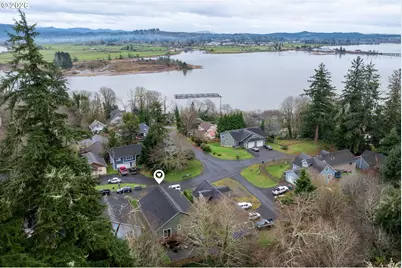 1732 SE 3rd St, Astoria, OR 97103 - Photo 2