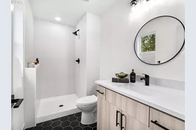 7385 N Mobile Ave, Portland, OR 97217 - Photo 12