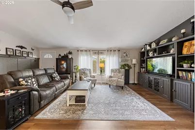 1377 SW Louise Dr, McMinnville, OR 97128 - Photo 4