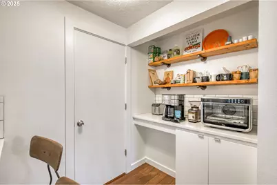 6196 SW Capitol Hwy, Portland, OR 97239 - Photo 10