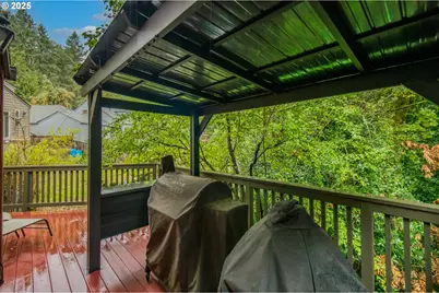 6196 SW Capitol Hwy, Portland, OR 97239 - Photo 16