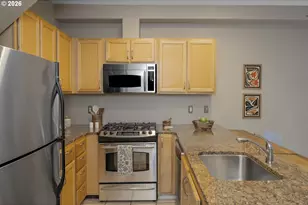 529 NE Russell St, Portland, OR 97212 - Photo 14