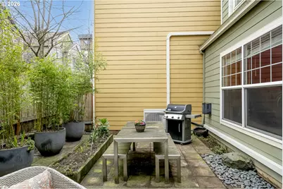 529 NE Russell St, Portland, OR 97212 - Photo 32