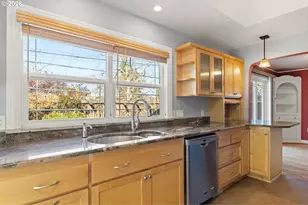 810 E 20th Ave, Eugene, OR 97405 - Photo 16