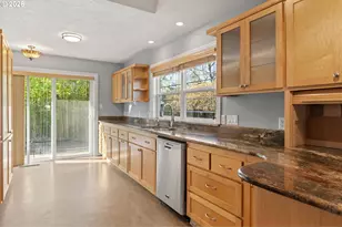 810 E 20th Ave, Eugene, OR 97405 - Photo 14