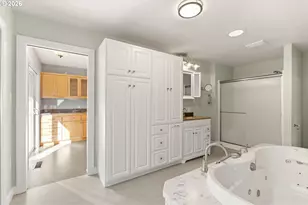 810 E 20th Ave, Eugene, OR 97405 - Photo 22