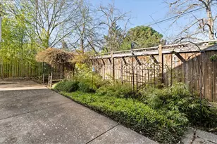 810 E 20th Ave, Eugene, OR 97405 - Photo 30