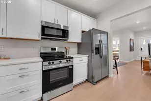 722 NE Skidmore St, Portland, OR 97211 - Photo 14