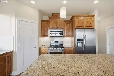 11 NE 17th St, Battle Ground, WA 98604 - Photo 6