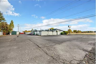 770 S Bertelsen Rd, Eugene, OR 97402 - Photo 2