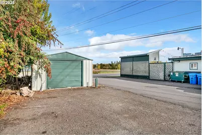 770 S Bertelsen Rd, Eugene, OR 97402 - Photo 4
