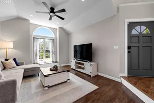 9047 SW Reiling St, Portland, OR 97224 - Photo 4
