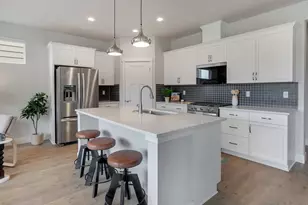 13857 SW 175th Ave, Tigard, OR 97140 - Photo 4