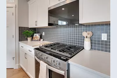 13857 SW 175th Ave, Tigard, OR 97140 - Photo 6