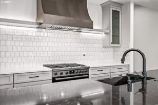 760 N V St, Washougal, WA 98671 - Photo 12