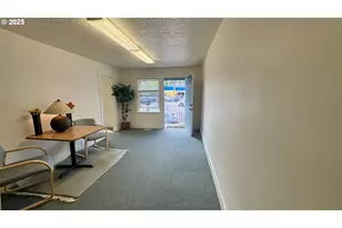 7515 NE Glisan St, Portland, OR 97213 - Photo 4